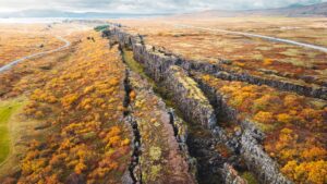 Thingvellir and tectonic plates - Iceland splitting in half