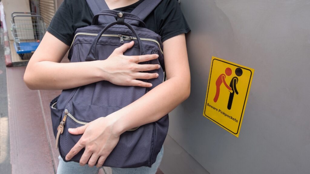 protect against pickpockets in iceland